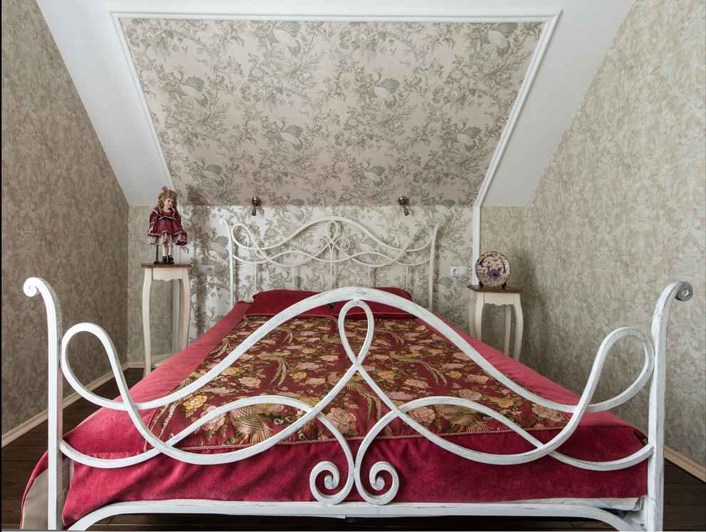 Пример оригинального дизайна: спальня среднего размера в классическом стиле