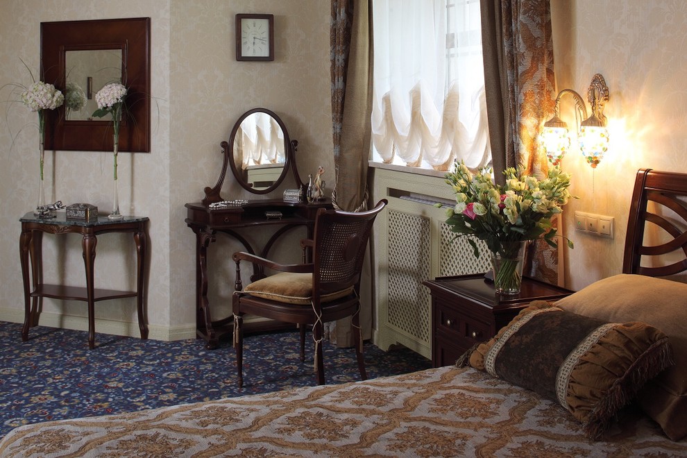 На фото: спальня в викторианском стиле