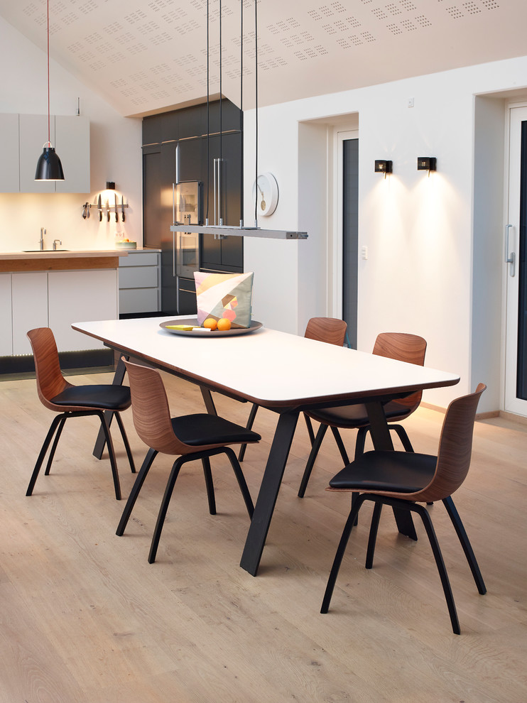Design ideas for a modern dining room in Aarhus.