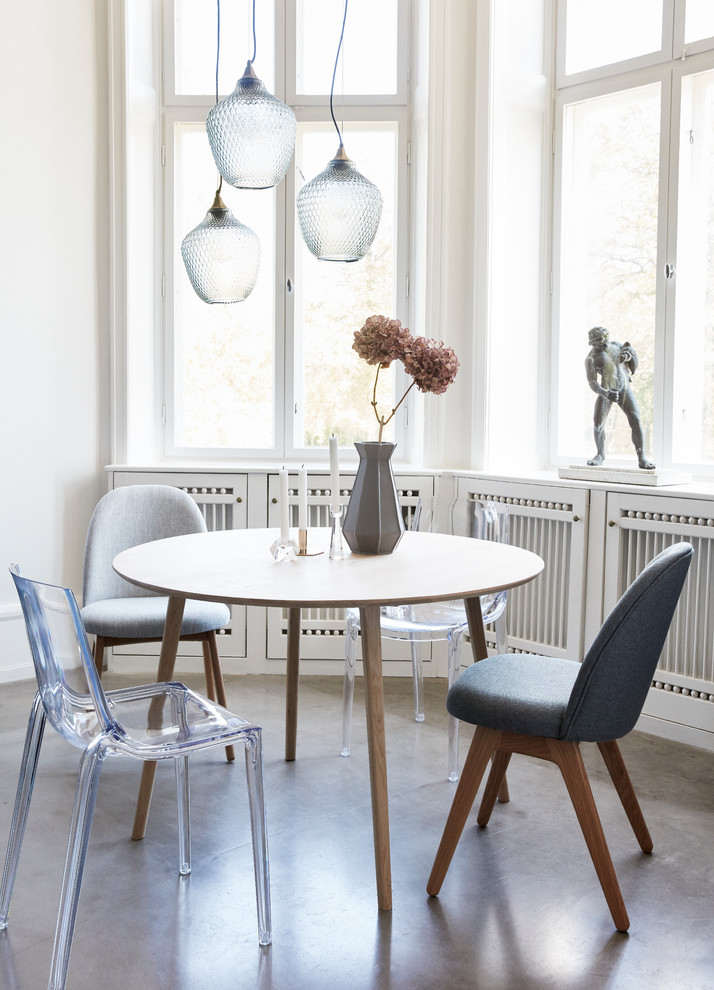 Inspiration for a scandinavian dining room in Esbjerg.