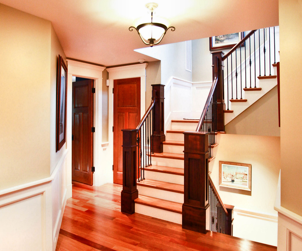 Staircase - traditional staircase idea in Baltimore