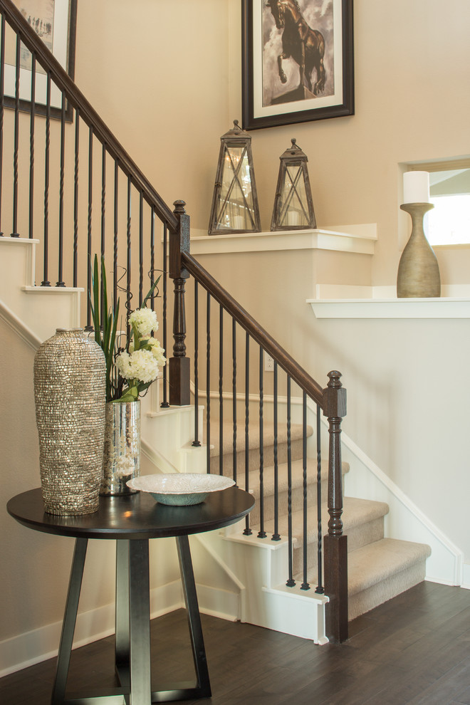 Example of a transitional staircase design in Austin