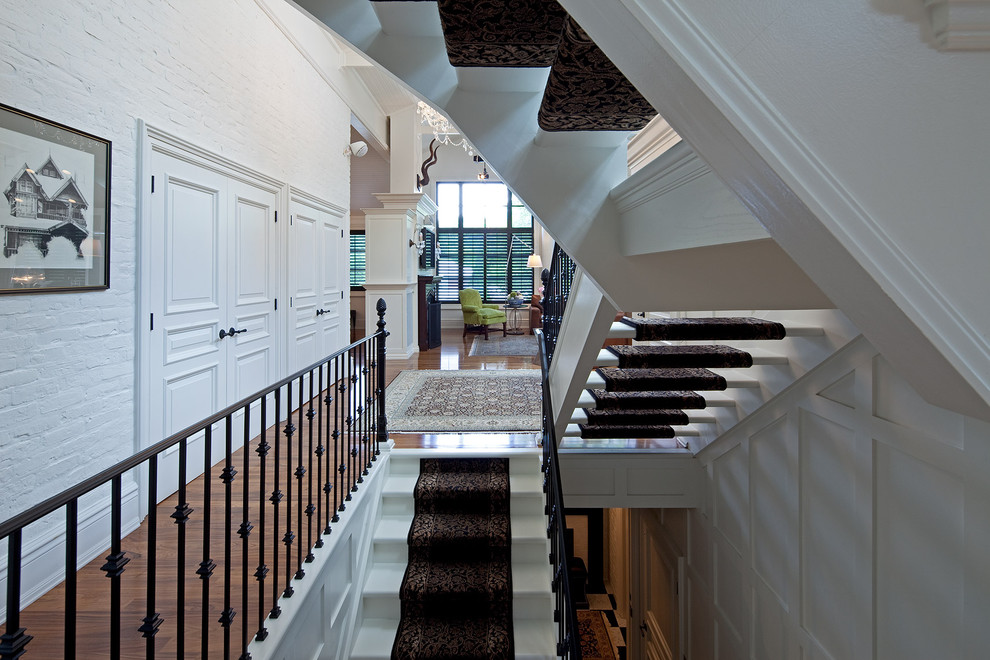 Design ideas for a contemporary staircase in Toronto.