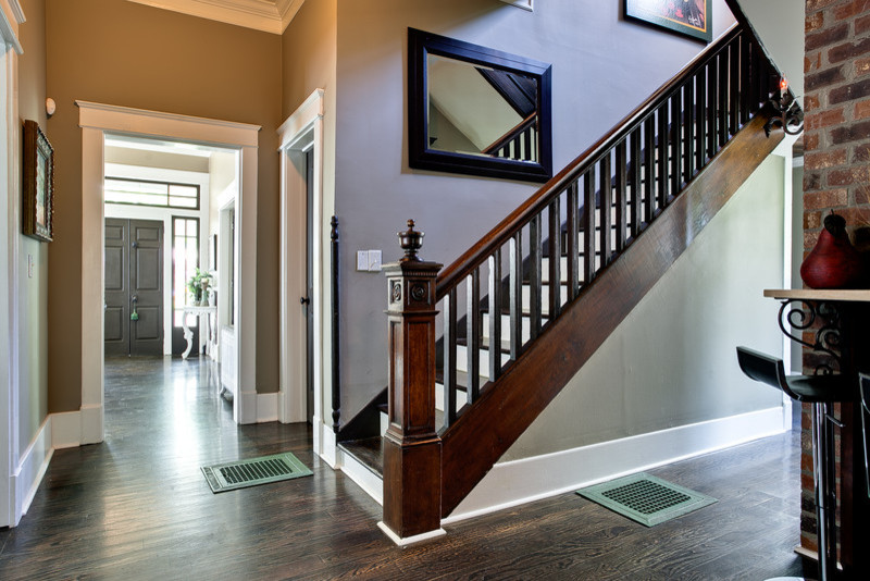 Photo of a traditional staircase in Nashville.