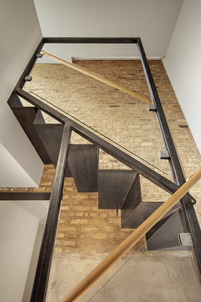 Staircase - contemporary staircase idea in Chicago