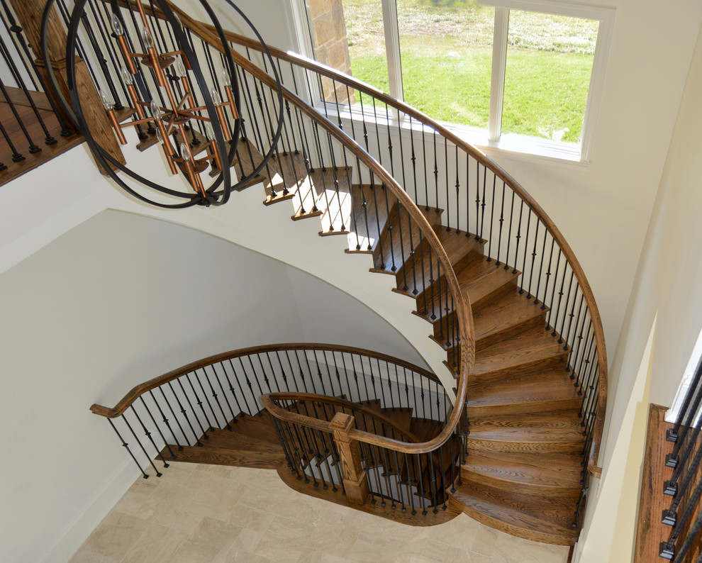 Imagen de escalera suspendida ecléctica extra grande con escalones de madera, contrahuellas de madera y barandilla de varios materiales