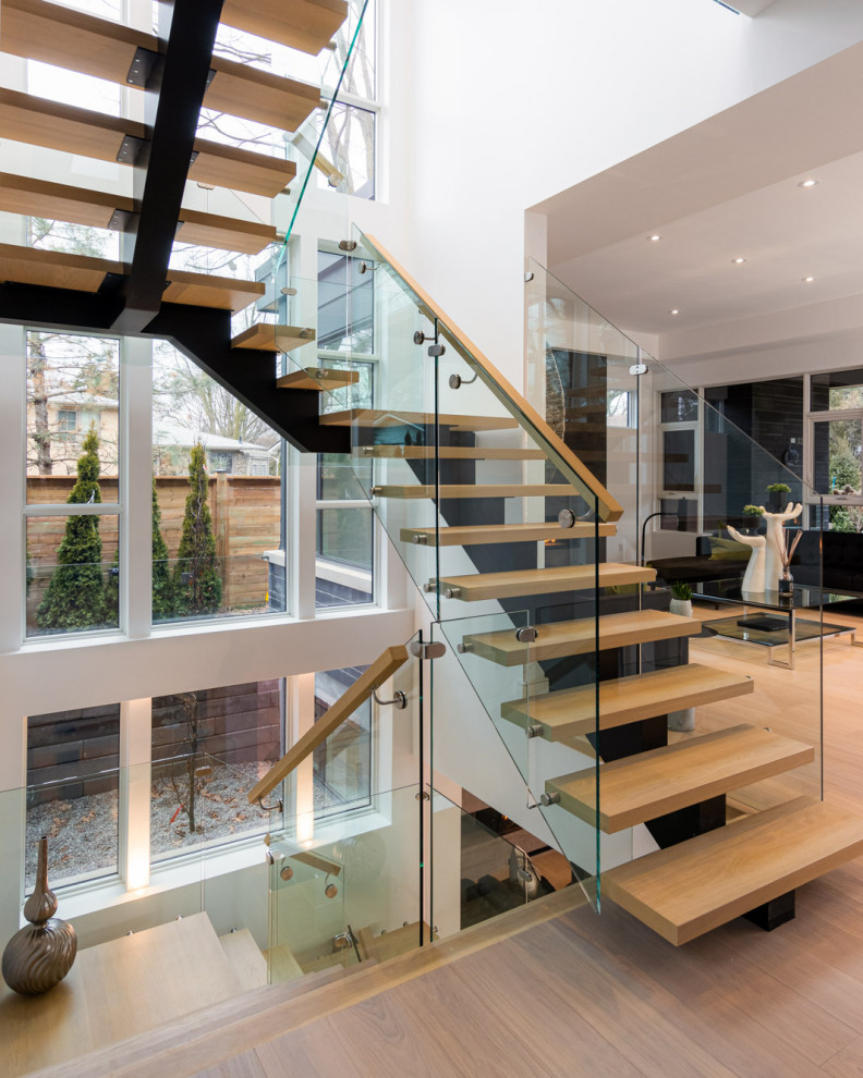 Moderne Treppe in Toronto
