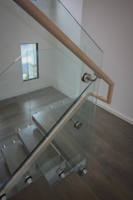 80_Floating Switchback Glass + Mono-beam Staircase, McLean VA 22101 ...