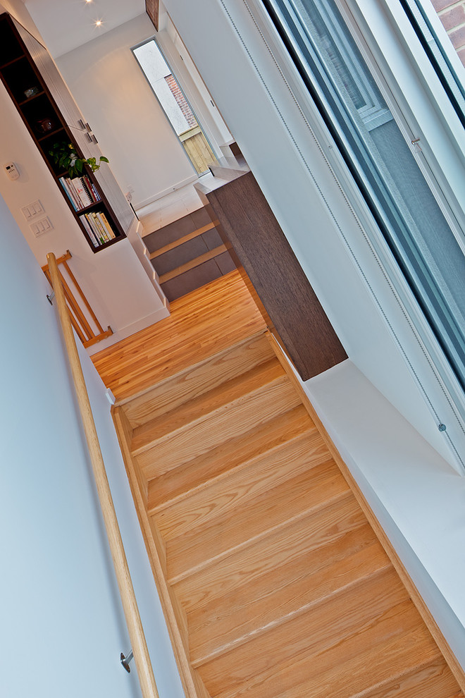 Moderne Treppe in Toronto