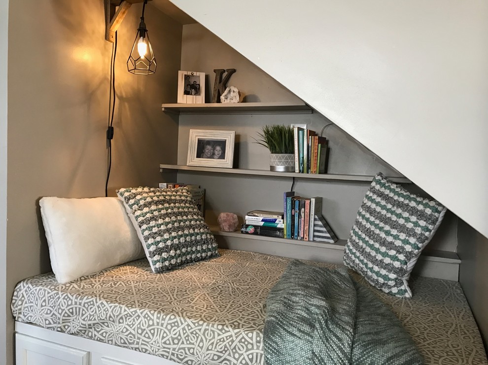 Staircase - small eclectic staircase idea in Other