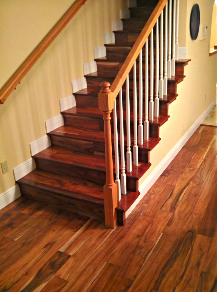 Example of a transitional staircase design in Tampa
