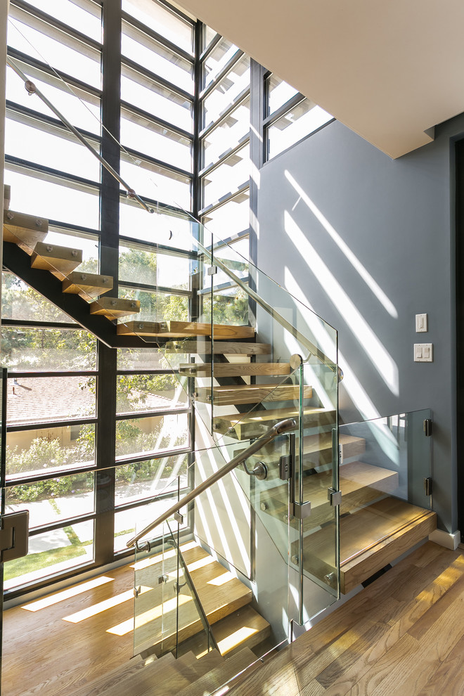 Staircase - modern staircase idea in Los Angeles