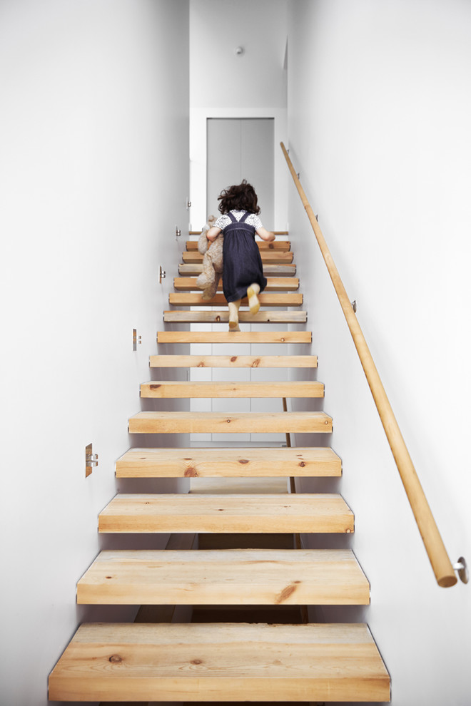 Идея дизайна: лестница на больцах в стиле модернизм