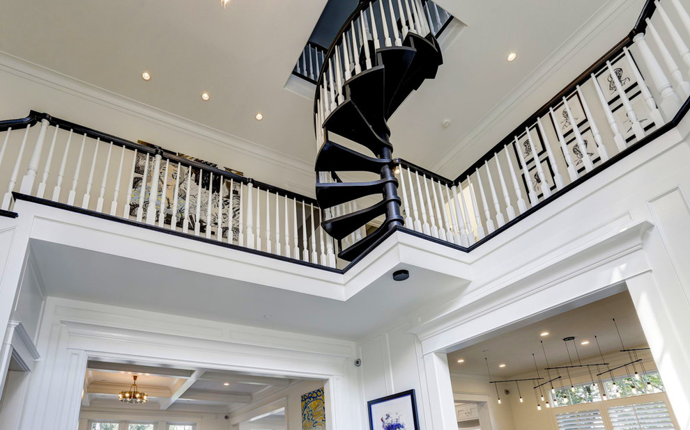 Идея дизайна: винтовая лестница среднего размера в стиле модернизм с деревянными перилами