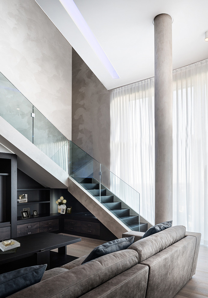 Staircase - large contemporary staircase idea in Milan