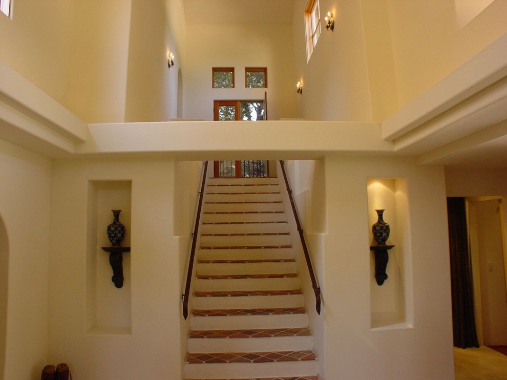 Идея дизайна: лестница в средиземноморском стиле