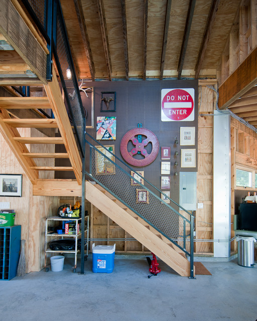 Barn/Garage/Pool/Studio. Virginia Industrial Staircase DC Metro