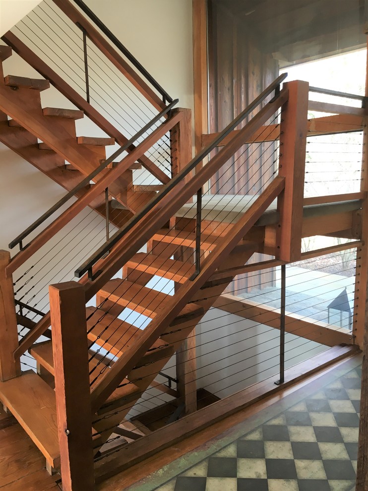 Example of a cottage staircase design in Philadelphia