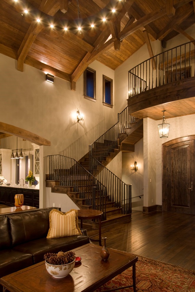 Пример оригинального дизайна: деревянная лестница в стиле фьюжн с деревянными ступенями