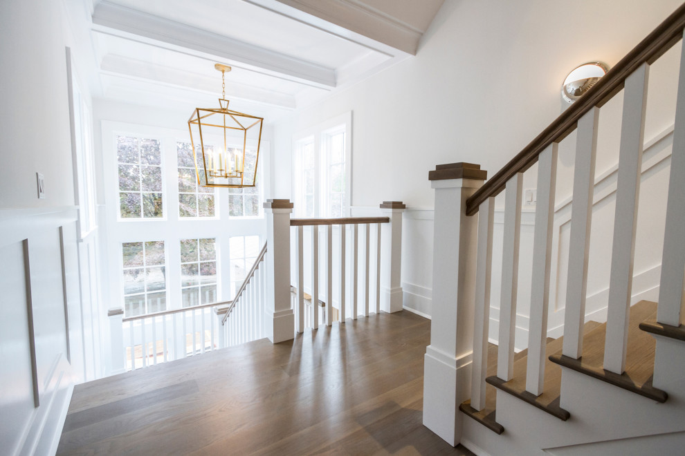 Bittersweet Lane Classique Escalier par Hatley Homes Design Houzz