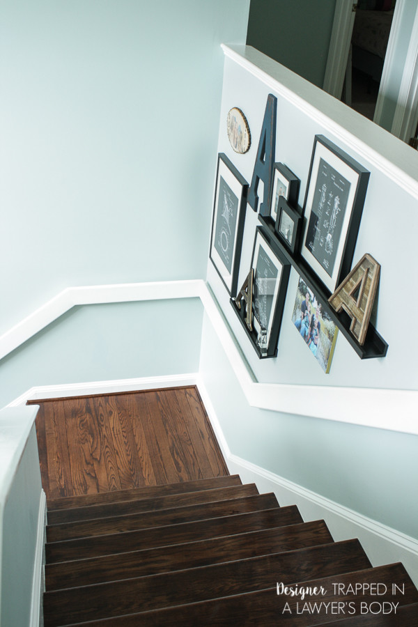 Свежая идея для дизайна: деревянная лестница с деревянными ступенями - отличное фото интерьера