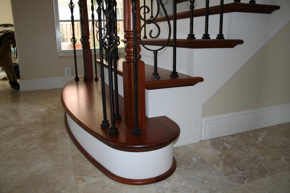 Example of a tuscan staircase design in Orlando