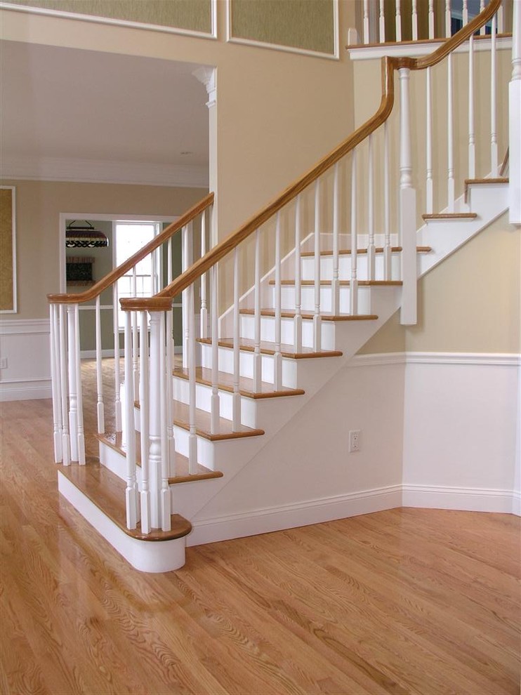 Inspiration for a traditional staircase in Bridgeport.