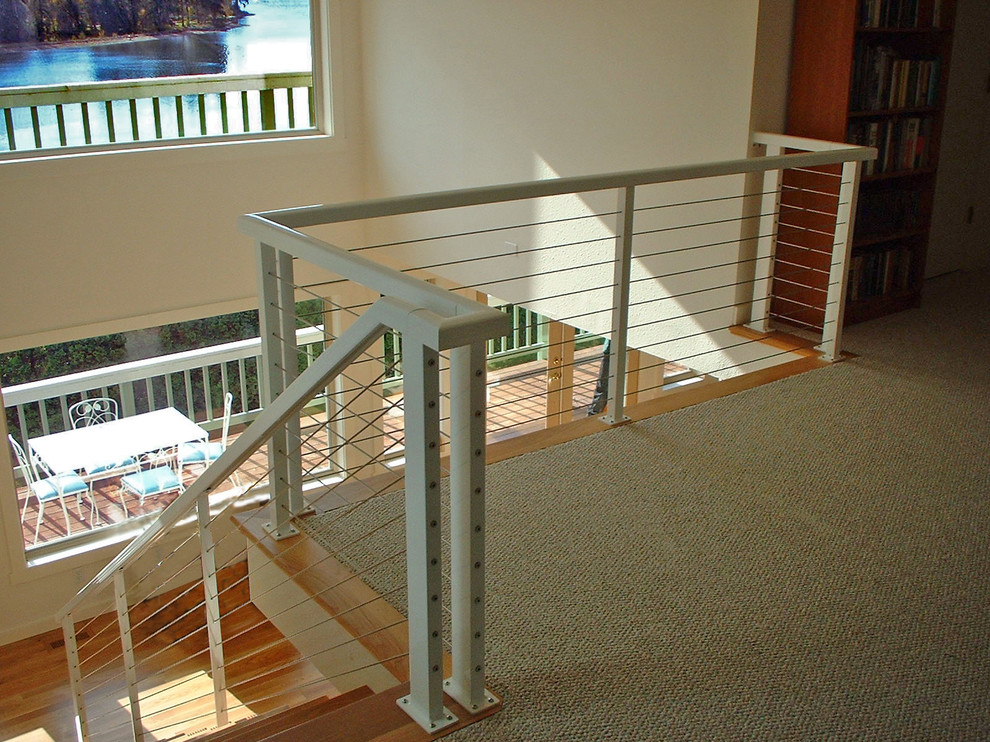 Mittelgroße Moderne Holztreppe in U-Form mit Holz-Setzstufen in Portland