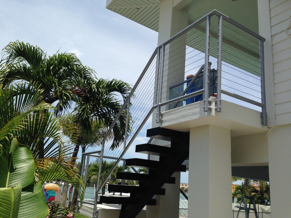 Moderne Treppe in Tampa