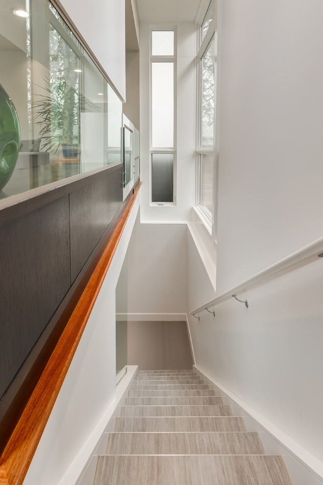 Staircase - modern staircase idea in Calgary