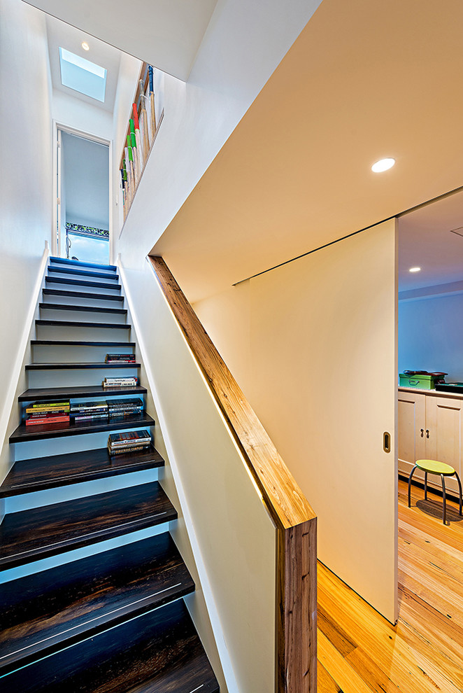 Moderne Holztreppe in Melbourne