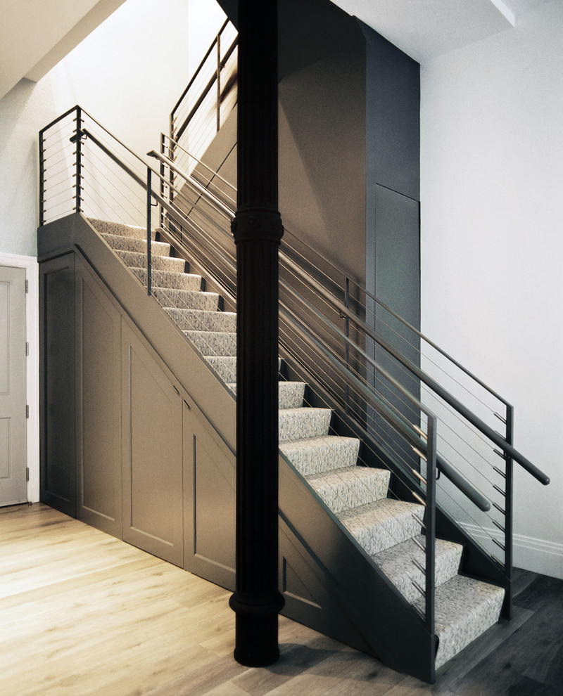 Идея дизайна: лестница в стиле неоклассика (современная классика)