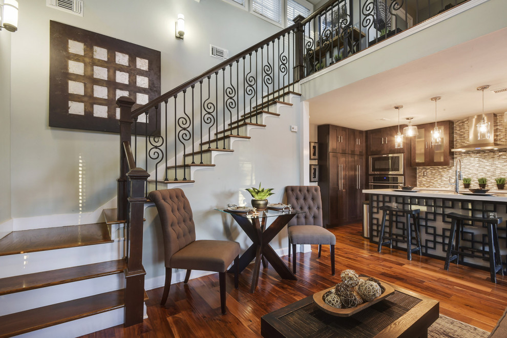 Example of a cottage staircase design in New Orleans