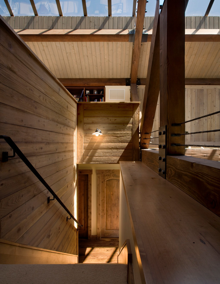 Example of a cottage staircase design in Denver