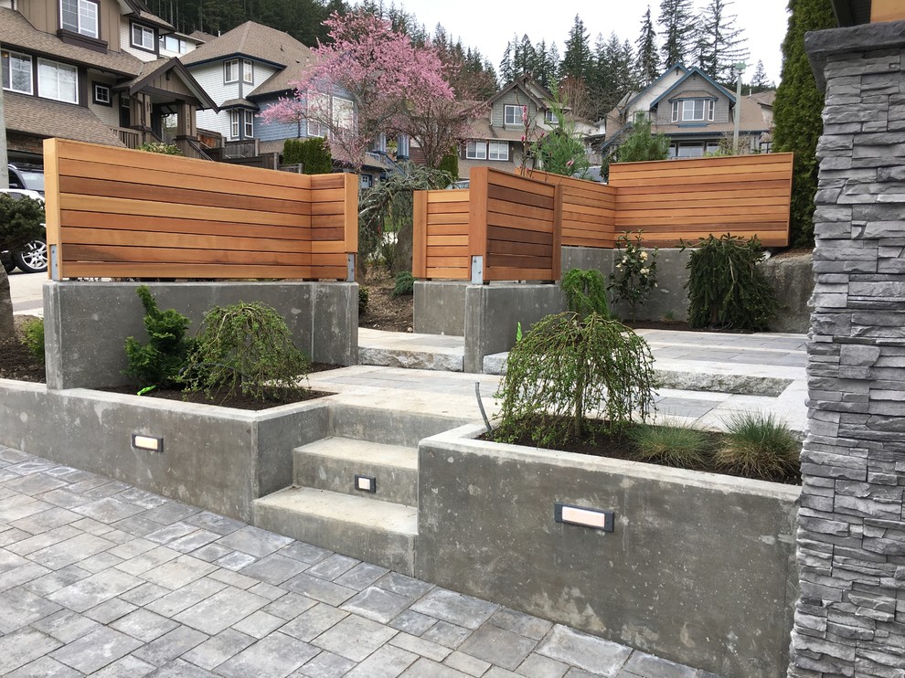 Gerade, Kleine Moderne Betontreppe mit Beton-Setzstufen in Vancouver