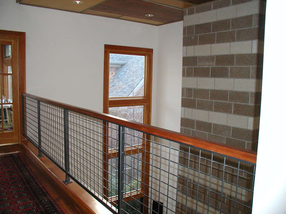 Идея дизайна: прямая лестница среднего размера в стиле лофт с деревянными ступенями без подступенок