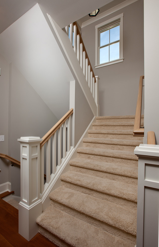 Example of an arts and crafts staircase design in Columbus