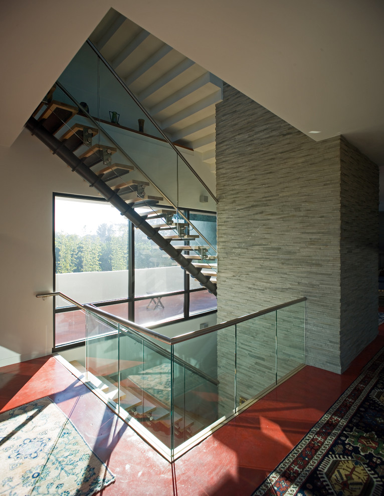 Staircase - modern staircase idea in Tampa