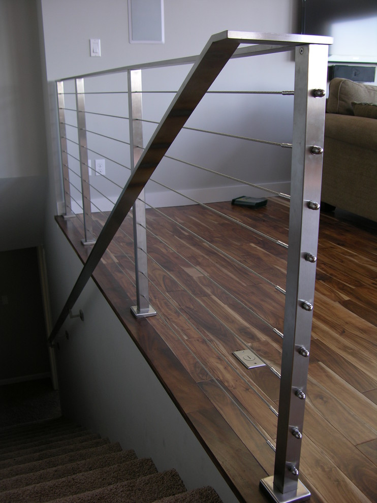 Example of a minimalist staircase design in Portland