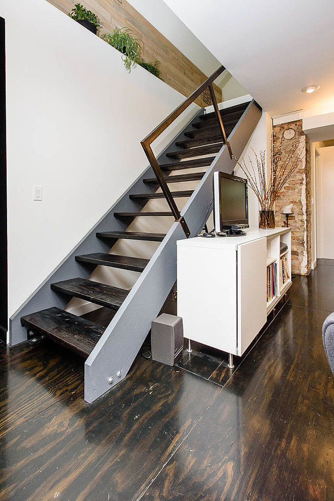 Small minimalist wooden floating staircase photo in Chicago