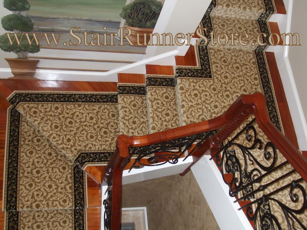 Custom Stair Runner Installation, Pie Step and T Landing Klassisk