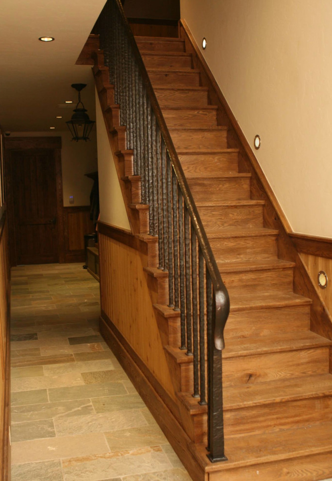 This is an example of a contemporary staircase in Detroit.
