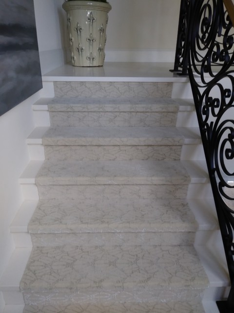 Custom wool stair runner over marble steps. - Modern - Treppen - Miami
