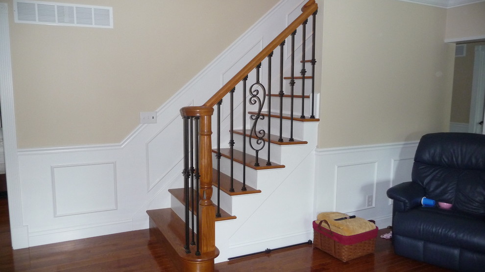 Design ideas for a traditional staircase in St Louis.