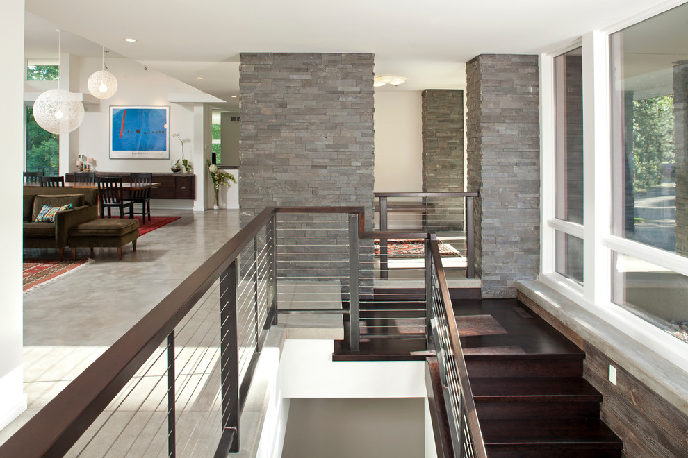 Contemporary wire cable railing staircase in Minneapolis.