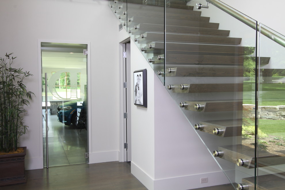 Example of a trendy staircase design in Grand Rapids