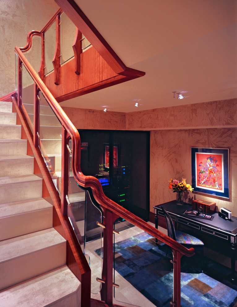 На фото: лестница в восточном стиле