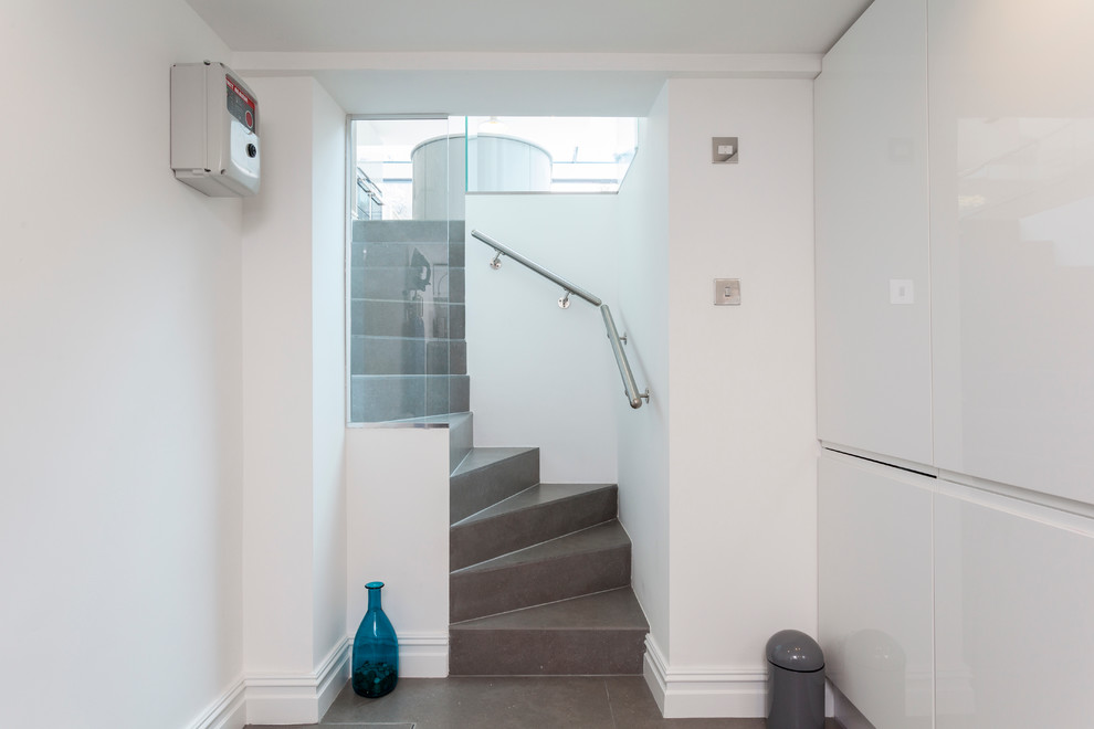 Kleine Moderne Treppe in London