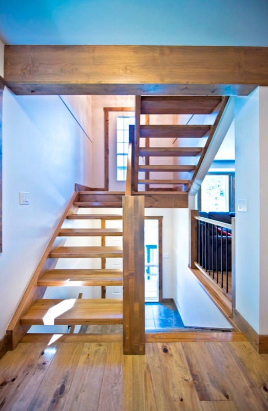 Design ideas for a modern staircase in Vancouver.