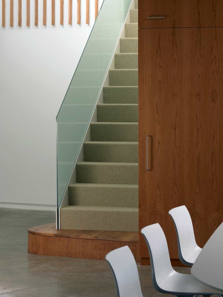 This is an example of a modern staircase in Los Angeles.